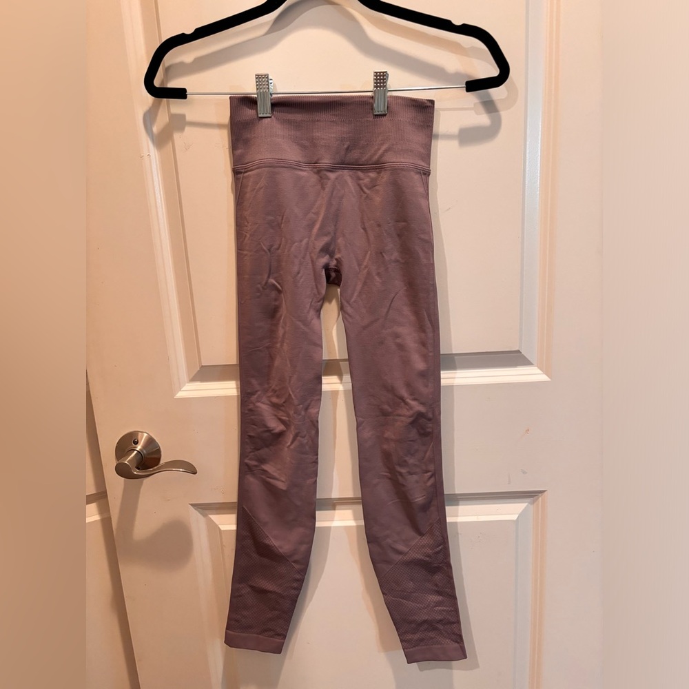 Women’s Lululemon seamless leggings